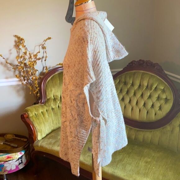 Cupid blush, bohemian tie poncho. Women’s S/M. - Picture 4 of 5